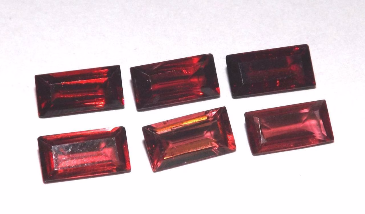גרנט Garnet נופך מלוטש פאסט לשיבוץ (אפריקה) במשקל: 1.16 קרט יחידה