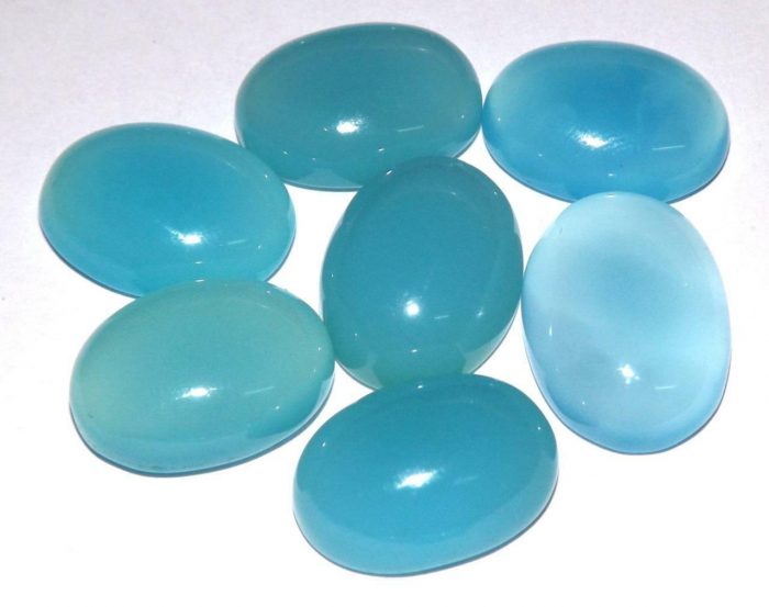 קלצידוני אקווה Chalcedony מלוטש לשיבוץ (אפריקה) במשקל: כ 9 קרט יחידה