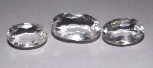 קוורץ קריסטל Quartz-crystal במשקל: 27.70 קרט 3 יחידות