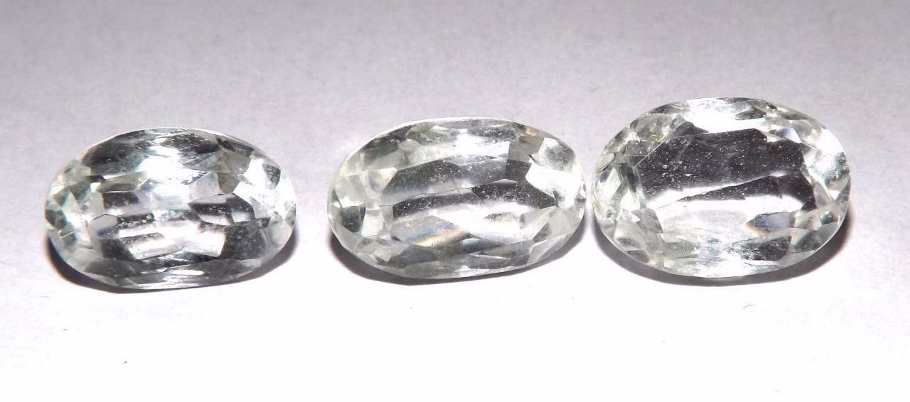 קוורץ קריסטל Quartz-crystal מלוטש לשיבוץ אפריקה 3 יחידות במשקל: 25.15 קרט