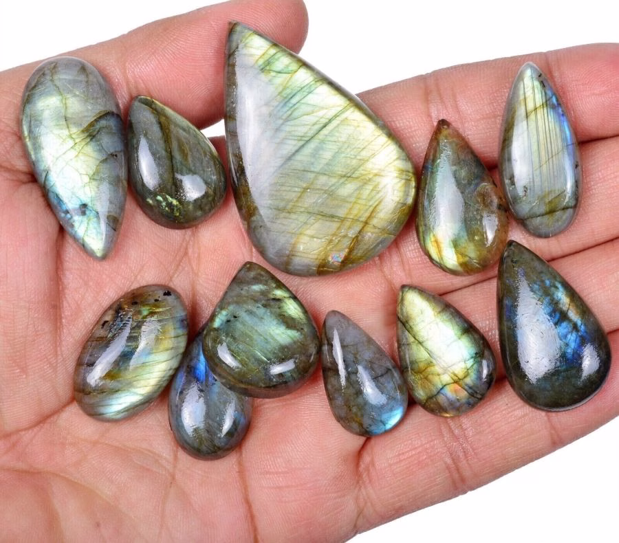 לברדורייט Labradorite מלוטש לשיבוץ במידה: 24-30 מ"מ