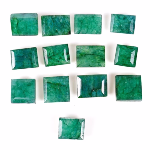 אמרלד אזמרגד ברקת Emerald מלוטש לשיבוץ מידה: 12-17 מ"מ במשקל: כ 15 קרט