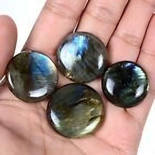 לברדורייט Labradorite מלוטש לשיבוץ עגול במשקל: כ 40 קרט