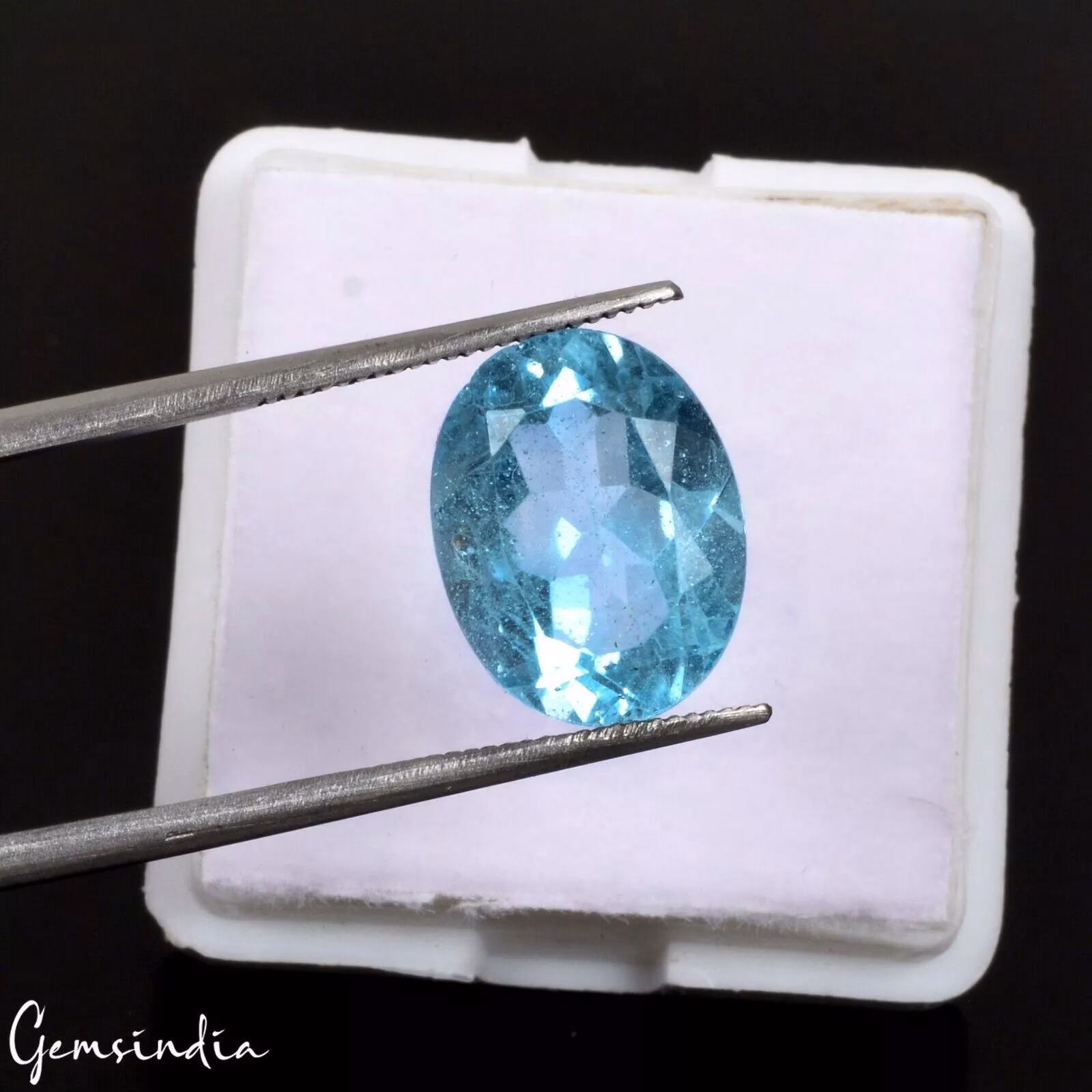 50 יחידות אמרלד אזמרגד ברקת Emerald+ רובי אודם Ruby מלוטש לשיבוץ במשקל: 4.90 קרט מידה: 2 מ"מ