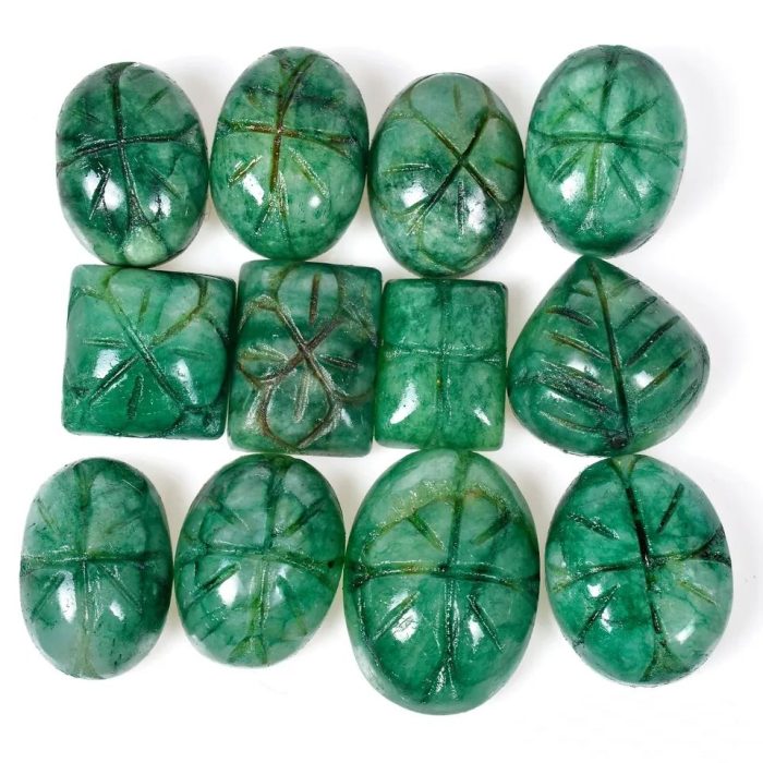 אמרלד אזמרגד ברקת Emerald מלוטש לשיבוץ במשקל: כ 12.25 קרט מידה: 12-19 מ"מ