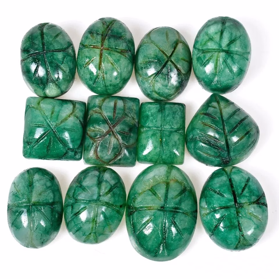 אמרלד אזמרגד ברקת Emerald מלוטש לשיבוץ במשקל: כ 12.25 קרט מידה: 12-19 מ"מ
