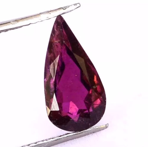 טורמלין Tourmaline אדום טיפה מלוטש לשיבוץ במשקל: 1.34 קרט מידה: 10*5 מ"מ