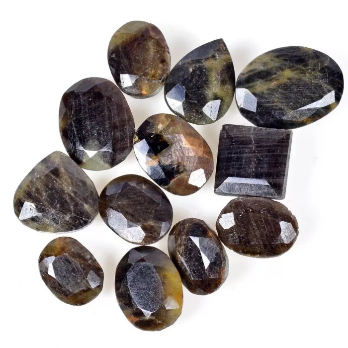ספיר חום שחור Sapphire מלוטש לשיבוץ מידה: 10-17 מ"מ במשקל: 7-9 קרט