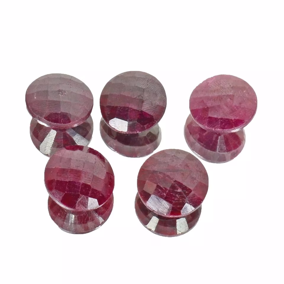 רובי אודם Ruby עגול מלוטש לשיבוץ קוטר: 15 מ"מ במשקל: 13.30 קרט