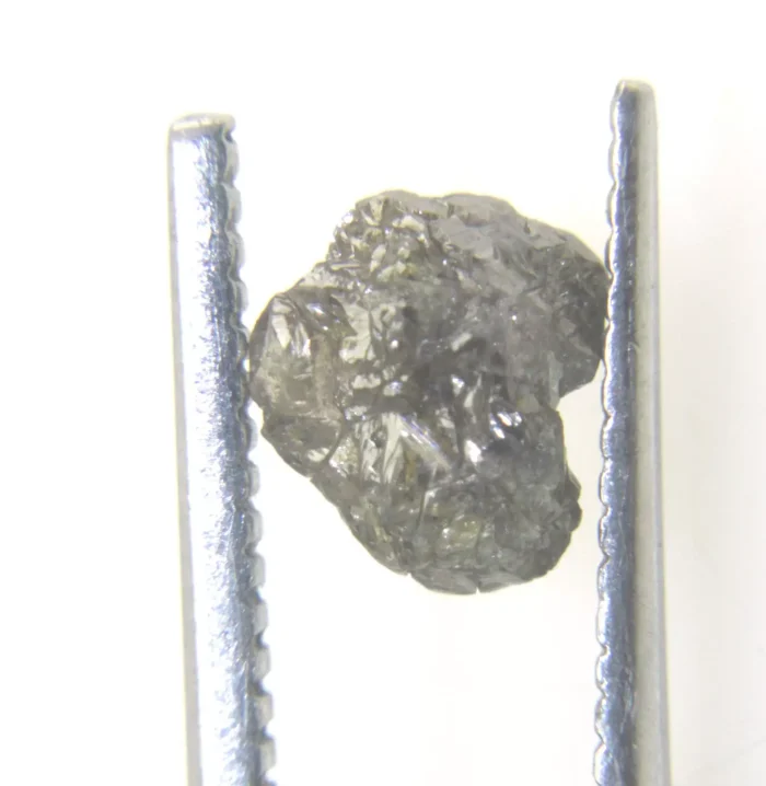 יהלום גלם אפרפר diamond משקל: 1.10 קרט במידה: 6.96*6.63*3.89 מ"מ