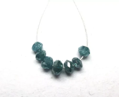שורה יהלומים כחול Natural diamond ליטוש פסטות 10 יחידות משקל: 0.55 קרט במידה: כ 3 מ"מ